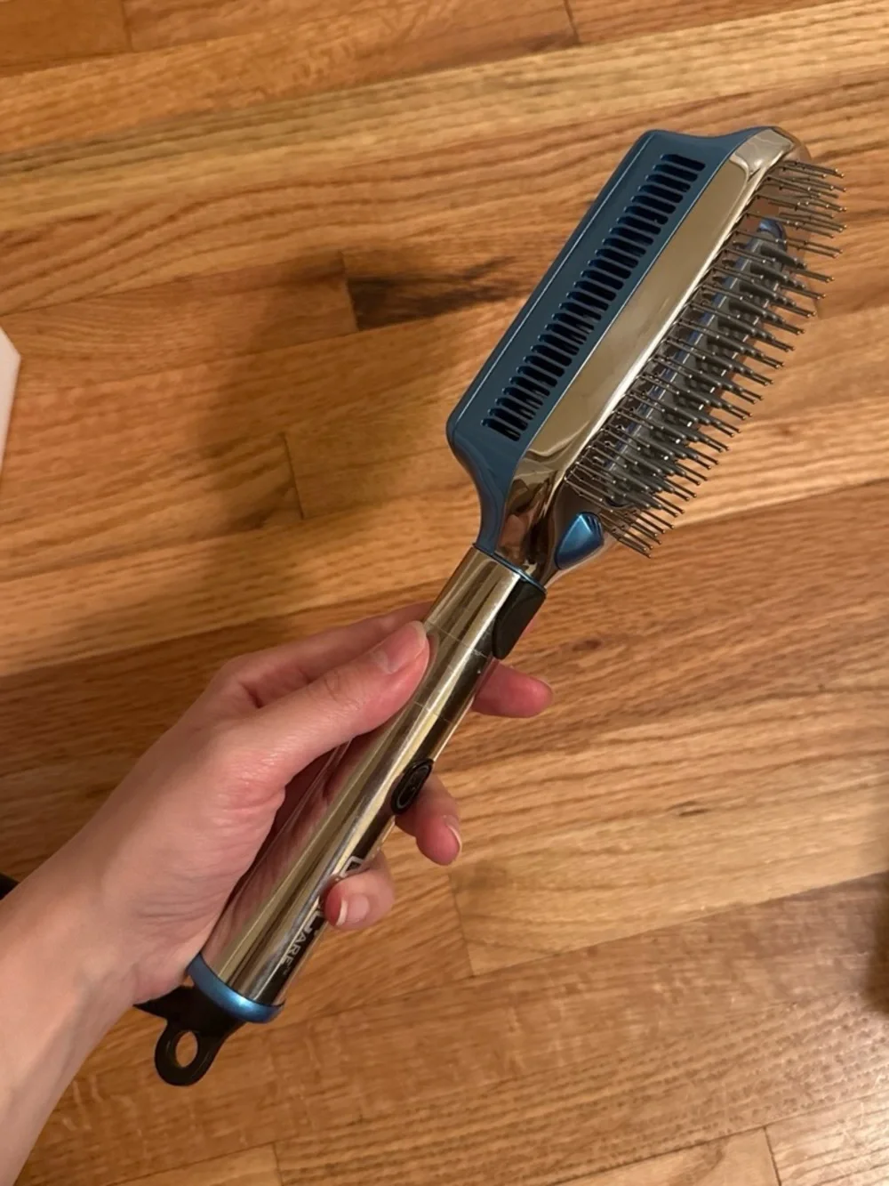 BaByliss PRO CryoCare ColdBrush - Silver and Blue Accents
